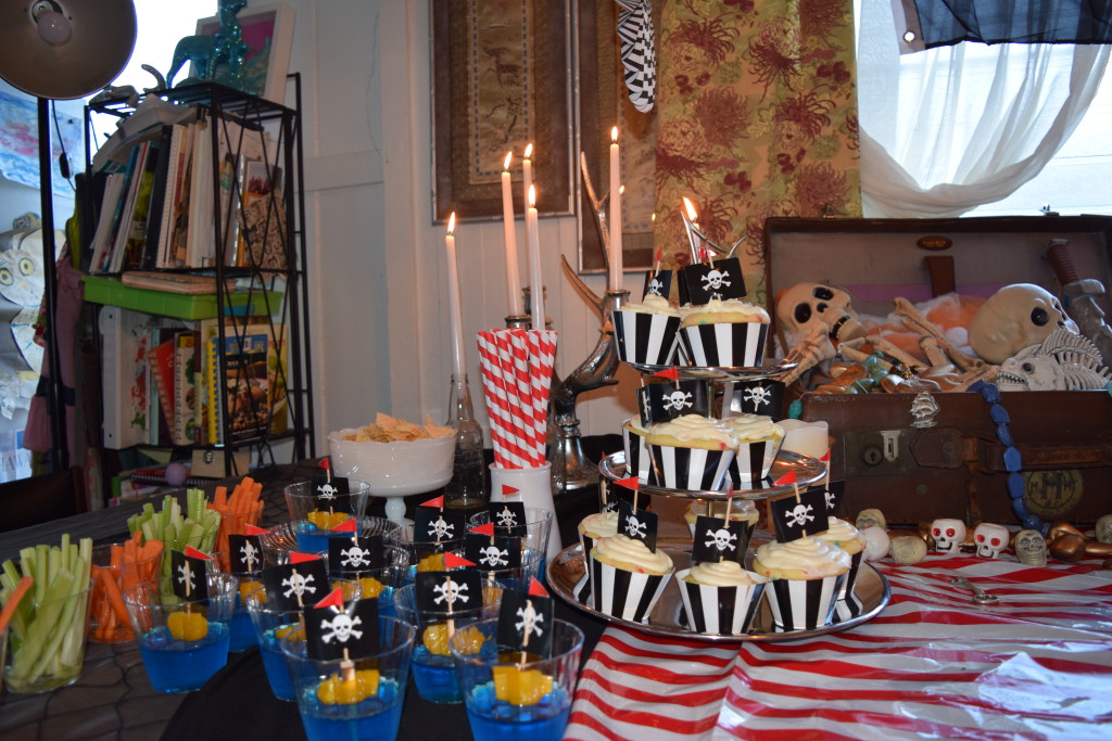 Pirate-Kids-Party-Murder-Among-the-Mateys-Hawaii-Cupcakes