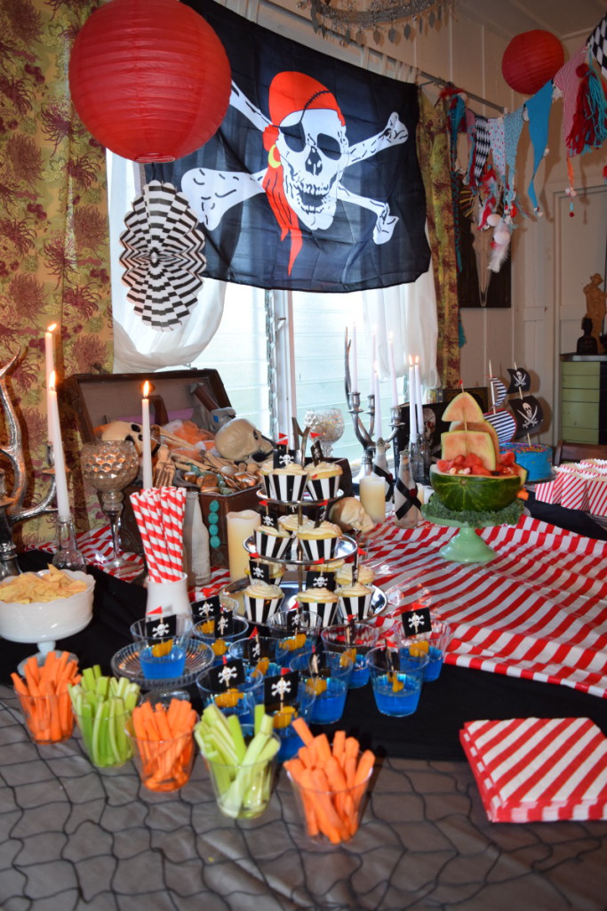 Pirate-Kids-Party-Murder-Among-the-Mateys-Hawaii-Jello-boats