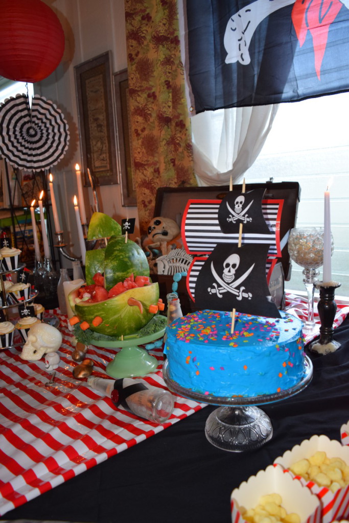 Pirate-Kids-Party-Murder-Among-the-Mateys-Hawaii-Pirate-Cake